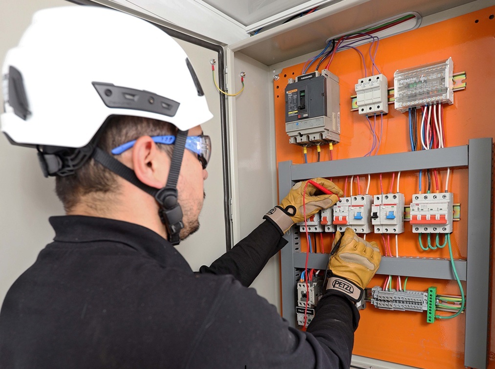1. Riesgos Eléctricos